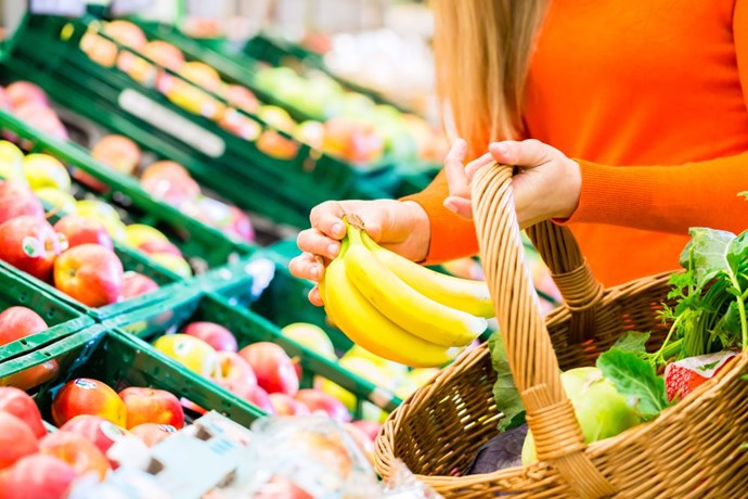 Woman-buying-food.jpg